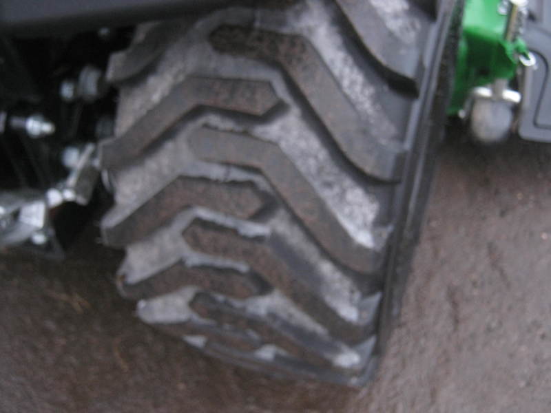 Tractors - Compact  John Deere 1025R Tractor  Photo